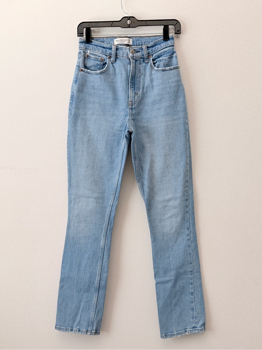 Abercrombie & Fitch The 90’s Slim Straight Curve Love High-Rise Straight Jeans